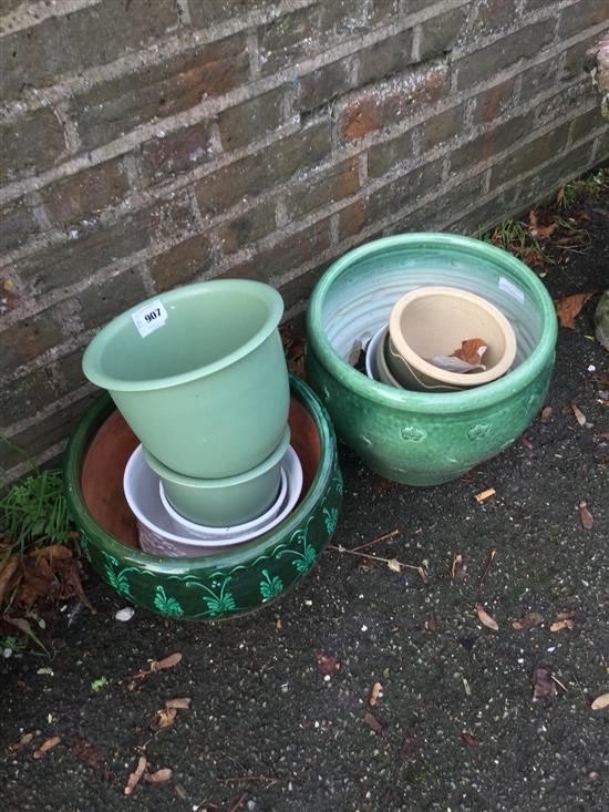 Qty garden pots